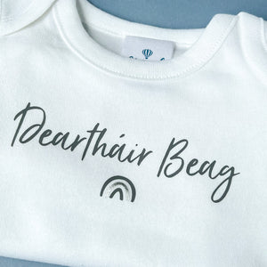 Deartháir Beag / Little Brother